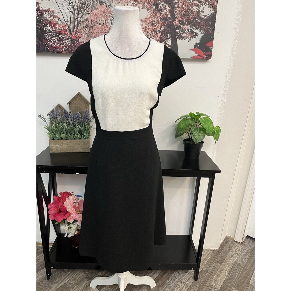 Jones New York Black & White Colorblock Cap Sleeve Sheath Dress - Size 8